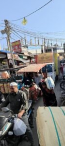 लखनऊ02फरवरी25*भीषण जाम से करहा रहा मलिहाबाद कस्बे का मुख्य बाज़ार*