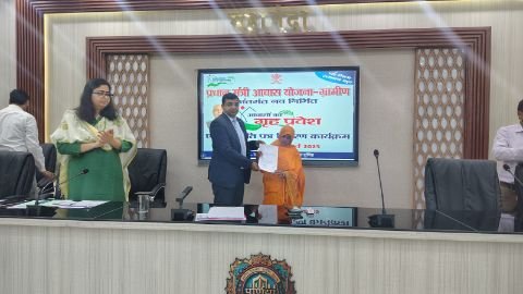 पूर्णिया बिहार 5 मार्च 25 *योग्य लाभुकों को स्वीकृत पत्र एवं आवास लाभार्थियों को ग्रेहप्रवेश की चाभी हस्तगत कराया गया: DM पूर्णिया बिहार 5 मार्च 25 *योग्य लाभुकों को स्वीकृत पत्र एवं आवास लाभार्थियों को ग्रेहप्रवेश की चाभी हस्तगत कराया गया: DM