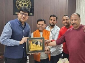 लखनऊ10मार्च25*डीएफओ लखनऊ से मिला उ. प्र. टिम्बर एसोसिएशन का प्रतिनिधि मंडल*