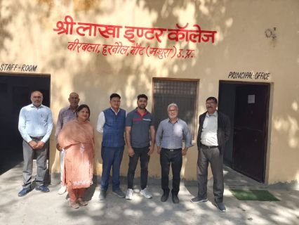 मथुरा 11 मार्च 2025 परीक्षा केन्द्र पर हाई स्कूल इंटरमीडिएट परीक्षा बहुत शांतिपूर्वक ढंग से कराई जा रही है।