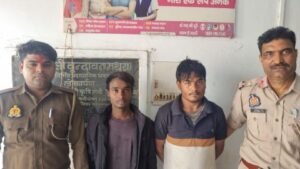 मथुरा 12 मार्च 2025* 02 अभियुक्तगण को एक-एक अदद नाजायज चाकू के साथ किया गिरफ्तार*