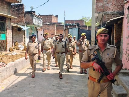 प्रयागराज14मार्च25*होली त्योहार व रमजान माह के दौरान पुलिस उपायुक्त ने किया विभिन्न क्षेत्रों का दौरा।