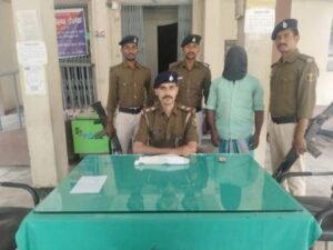 पूर्णिया बिहार 15 मार्च25*‌ रौटा थाना द्वारा एक अभियुक्त को एक देसी कट्टा साथ गिरफ्तार।