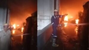 नोयडा16मार्च25*गारमेंट फैक्ट्री में लगी भीषण आग,लाखों का सामान जलकर राख*