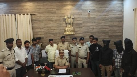 पूर्णिया बिहार17मार्च25*पूर्णिया पुलिस की बड़ी कार्रवाई।  तीन स्मैक गिरफ्तार :आरक्षी अधीक्षक।