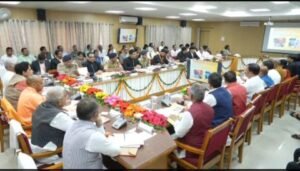 सहारनपुर17मार्च25*सीएम ने अधिकारियों व पार्टी पदाधिकारियों के साथ कानून व्यवस्था पर बैठक की।