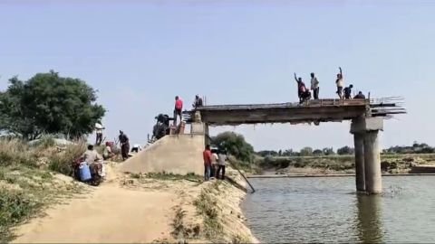 गाजीपुर19मार्च25*सेना का रिटायर जवान बना माउंटेन मैन,अपने पैसे से बनवा रहा पुल,15 गांव के लोगों ने भी की मदद*