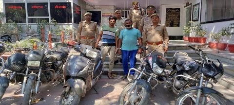 मथुरा21मार्च25* 02 शातिर वाहन चोरों को मय चोरी की 04 मोटरसाईकिलों,01स्कूटी व अवैध चाकू के किया गिरफ्तार* मथुरा21मार्च25* 02 शातिर वाहन चोरों को मय चोरी की 04 मोटरसाईकिलों,01स्कूटी व अवैध चाकू के किया गिरफ्तार*