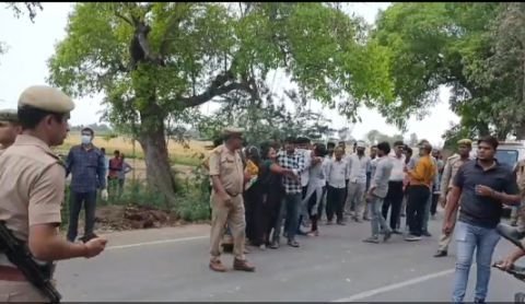 ब्रेकिंग इटावा22मार्च25*दबंगों के हौसले बुलंद, दिनदहाड़े डंपर चालक की गोली मार की हत्या