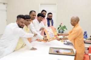 मेरठ24मार्च25*श्री हनुमंत कथा" का मुख्यमंत्री योगी आदित्यनाथ को दिया मंत्री कपिल देव अग्रवाल ने निमंत्रण।