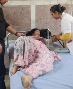 मथुरा26मार्च25*भू माफिया और पुलिस से तंग आकर आत्मदाह की कोशिश करने वाली महिला के मामले में हल्का प्रभारी दरोगा सस्पैंड ,