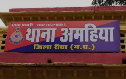 रीवा26मार्च25* सोमवारी बाजार मे लोगों को चाकू दिखाकर डराने वाला आरोपी चाकू सहित हुया गिरफ्तार*