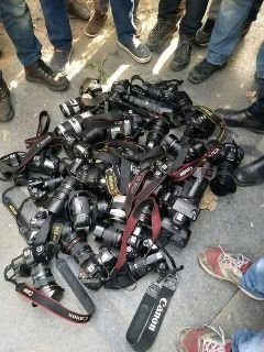 दिल्ली26मार्च25*"हिंदुस्तान टाइम्स" की महिला रिपोर्टर की स्तन दबाने के विरोध में मिडिया का प्रदर्शन। दिल्ली26मार्च25*"हिंदुस्तान टाइम्स" की महिला रिपोर्टर की स्तन दबाने के विरोध में मिडिया का प्रदर्शन।