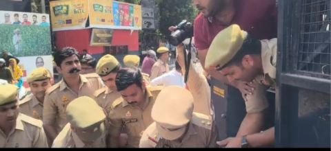 लखनऊ27मार्च2025*समाजवादी पार्टी के कार्यकर्ताओं का अटल चौक पर प्रदर्शन।