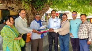 लखनऊ29मार्च25*लखनऊ जर्नलिस्ट्स एसोसिएशन की ओर से कुष्ठ आश्रम में कपड़े वितरित किए गए*