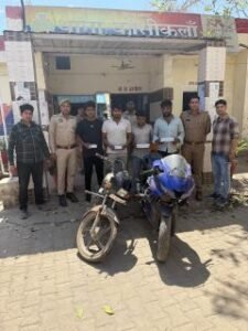 मथुरा30मार्च25*थाना कोसीकलाँ मथुरा पुलिस टीम द्वारा लूट की योजना बनाते समय चार नफर अभियुक्त गिरफ्तार।