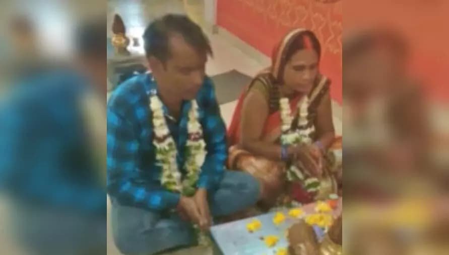 सिद्धार्थनगर09अप्रैल25*पांच बच्चों की मां उसी गांव के रहने वाले चार बच्चों के बाप के साथ भाग गई सिद्धार्थनगर09अप्रैल25*पांच बच्चों की मां उसी गांव के रहने वाले चार बच्चों के बाप के साथ भाग गई