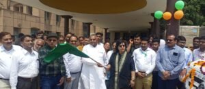 कानपुर देहात12अप्रैल2025*सांसद भोले सिंह जी ने 102, 108 एम्बुलेंस सेवा को हरी झंडी दिखाकर रवाना किया