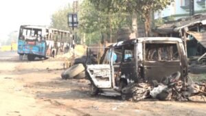 *नई दिल्ली:17अप्रैल25 मुर्शिदाबाद जली झोपड़ियां, लूटा सामान