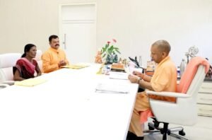 नैमिषारण्य18अप्रैल25*नैमिषारण्य नगर पालिका अध्यक्ष मुन्नी देवी ने CM योगी से लखनऊ में की मुलाकात*