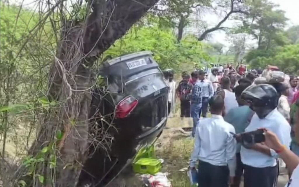 अम्बेडकरनगर20अप्रैल25*तेज रफ्तार कार की टक्कर से आठ वर्षीय बालिका की मौत, पांच घायल