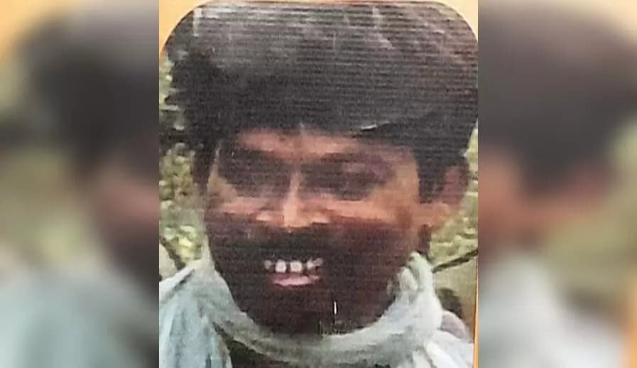 बोकारो झारखंड21अप्रैल25*सुरक्षा बलों एवं पुलिस के साथ मुठभेड़ में एक करोड़ का इनामी सहित आठ नक्सली मारे गए हैं।