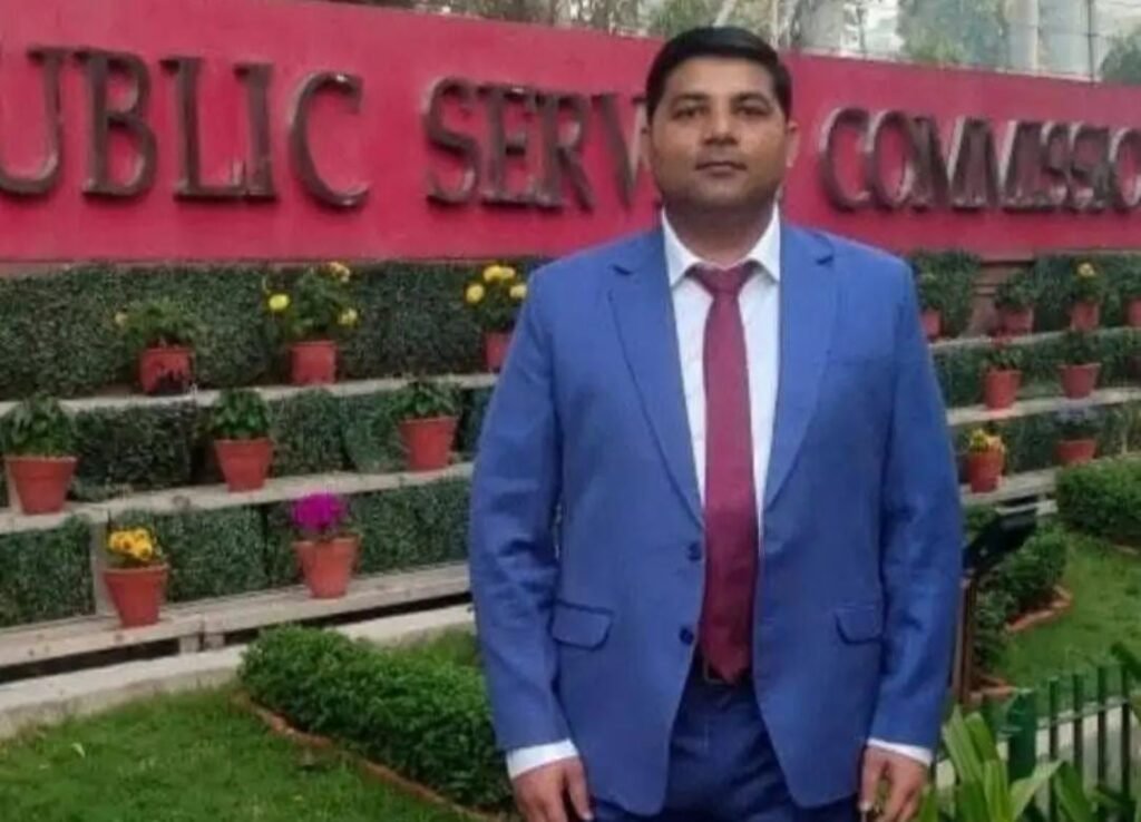 सन्तकबीरनगर22अप्रैल25*जिले के इकबाल अहमद की UPSC में 998वीं रैंक आई है। सन्तकबीरनगर22अप्रैल25*जिले के इकबाल अहमद की UPSC में 998वीं रैंक आई है।