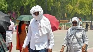 लखनऊ 24अप्रैल25गर्मी का प्रकोप तेज,मौसम विभाग ने यूपी समेत तमाम राज्यों में लू और भारी बारिश की चेतावनी दी