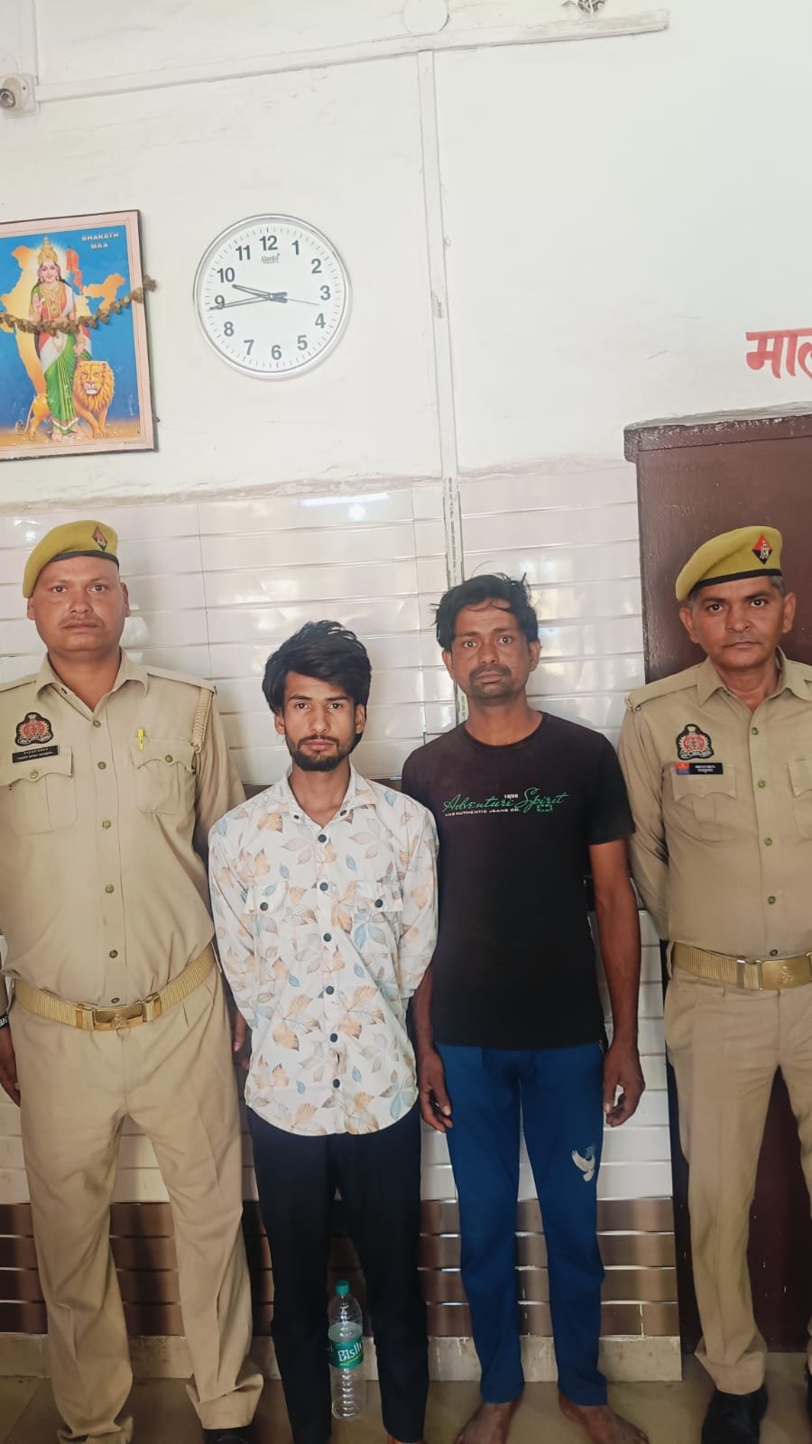 मथुरा24 अप्रैल 25*कोसीकला पुलिस ने वारण्टी अभियुक्तगण को किया गिरफ्तार।*