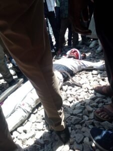 कानपुर25अप्रैल25 ट्रेन के चपेट में एक विद्यार्थी बालक 