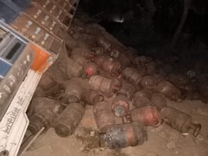 सहारनपुर 26अप्रैल25 गैस से भरी गाड़ी पलटी गई