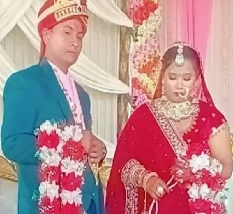 लखनऊ 26अप्रैल25नई नवेली दुल्हन भांजी को ले उड़ा मौसेरा मामा.. सामाजिक रिश्ते हुए तार तार लखनऊ 26अप्रैल25नई नवेली दुल्हन भांजी को ले उड़ा मौसेरा मामा.. सामाजिक रिश्ते हुए तार तार