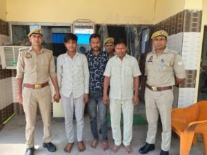मथुरा 26 अप्रैल 25*थाना कोसीकलां पुलिस ने शांति भंग करने वाले 03 वांछित नफर अभियुक्तगण को किया गिरफ्तार*