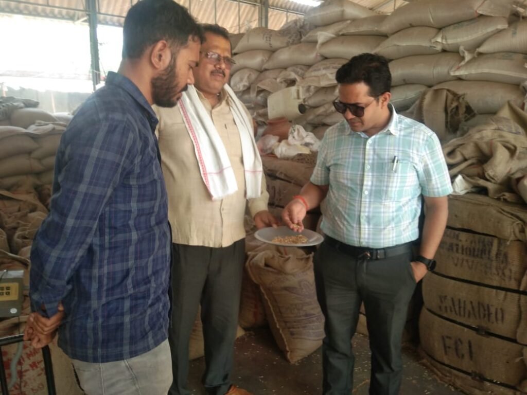 महोबा26अप्रैल25समर्थन मूल्य पर गेहूं खरीद में कोताही पर होगी कार्रवाई