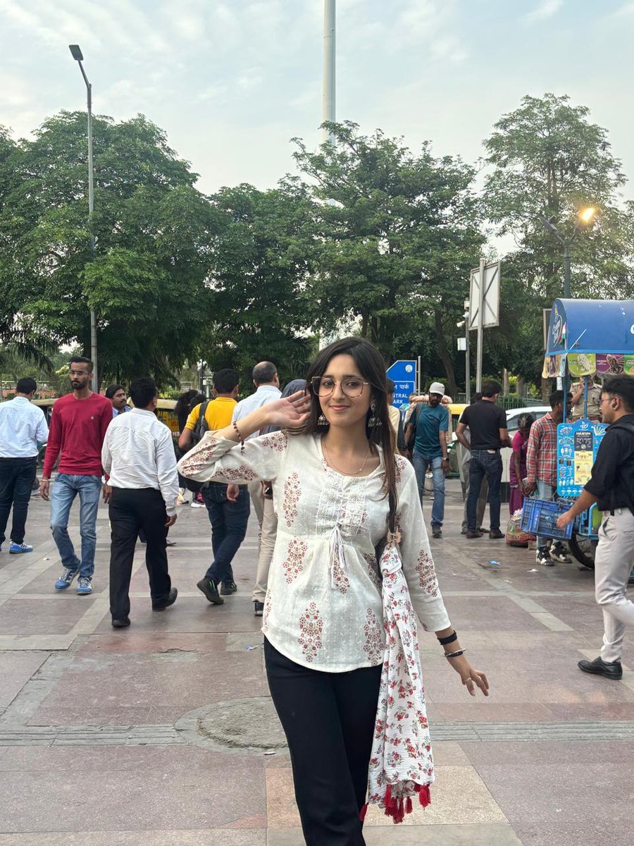 नोएडा 28अप्रैल25 UP के ग्रेटर नोएडा की गौतम बुद्ध वंशिका अरोड़ा ने फांसी का फंदा लगाकर जान दे दी।