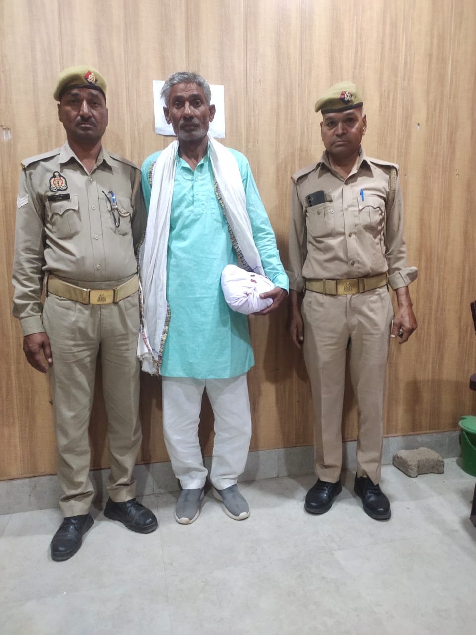 मथुरा 29 अप्रैल 25*थाना राया पुलिस द्वारा एक अभियुक्त गिरफ्तार। 304 ग्राम अवैध गांजा बरामद*