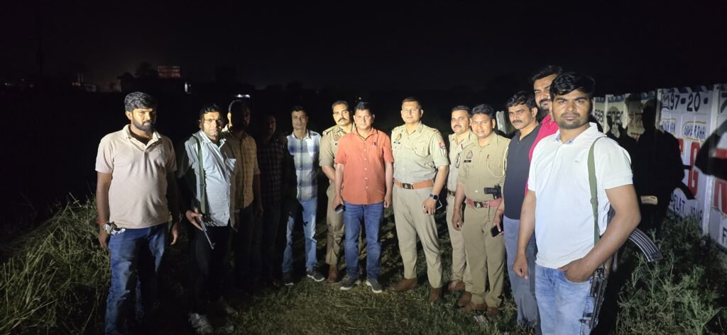 मथुरा30 अप्रैल 25 मुठभेड़ के दौरान दोनो पैर में गोली लगने से घायल