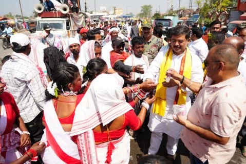 पूर्णिया बिहार 1 अप्रैल 25*प्रकृति के साथ जीना सीखना है तो आदिवासी समुदाय से सीखें : संतोष कुशवाहा