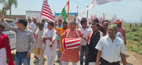 पूर्णियां बिहार 125*राजकीय महोत्सव पर आदिवासी पाहन ने सरना माता मंदिर में पूजाकी । पूर्णियां बिहार 125*राजकीय महोत्सव पर आदिवासी पाहन ने सरना माता मंदिर में पूजाकी ।