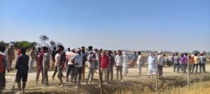 अयोध्या01अप्रैल25*तीन गांव में अज्ञात करणों से लगी आग,आग से घिरे बच्चों को बचाने में एक व्यक्ति गंभीर रूप से जल कर हुआ घायल