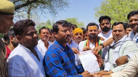 हमीरपुर मौदहा01अप्रैल25*वर्षों से क्षतिग्रस्त पड़ा मौदहा-बिंवार मार्ग, सड़क निर्माण की मांग तेज हमीरपुर मौदहा01अप्रैल25*वर्षों से क्षतिग्रस्त पड़ा मौदहा-बिंवार मार्ग, सड़क निर्माण की मांग तेज