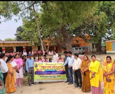 कौशाम्बी03अप्रैल25*ककोढा कम्पोजिट विद्यालय में स्कूल चलो अभियान की निकाली गई रैली*