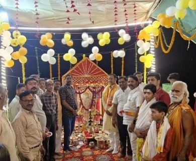 मथुरा05अप्रैल25*गऊघाट पर यमुना छठ पर्व की भव्य आरती, छप्पन भोग व फूल बंगला ने मोहा मन मथुरा05अप्रैल25*गऊघाट पर यमुना छठ पर्व की भव्य आरती, छप्पन भोग व फूल बंगला ने मोहा मन