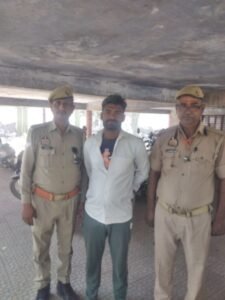 मथुरा 7 अप्रैल 2025*थाना माँट पुलिस द्वारा 01 वारंटी अभियुक्त को किया गया गिरफ्तार ।*