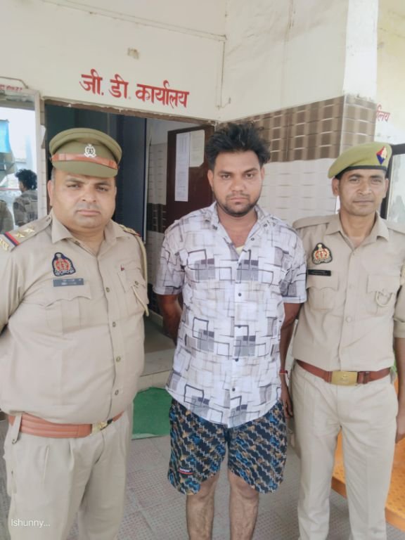 मथुरा 7 अप्रैल 2025* बलात्कार के आरोपी को मय घटना में प्रयुक्त एक मोबाइल सैमसंग गलैक्सी M51 के साथ किया गिरफ्तार* मथुरा 7 अप्रैल 2025* बलात्कार के आरोपी को मय घटना में प्रयुक्त एक मोबाइल सैमसंग गलैक्सी M51 के साथ किया गिरफ्तार*