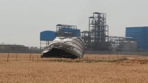 बरेली07अप्रैल25**Bareilly की बियर फैक्ट्री में तेज धमाके के साथ बॉयलर फटा।