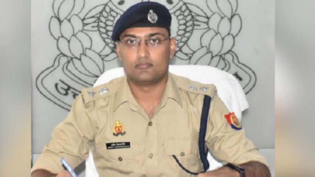 बागपत07अप्रैल25*बागपत और शामली जिले में पुलिस ने करोड़ों की गबन की गई रकम गड्डों से बरामद की