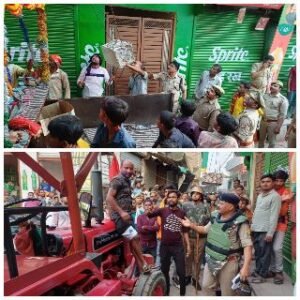 कानपुर देहात08अप्रैल25*मूर्ति विसर्जन के दौरान छत का गिरा छज्जा