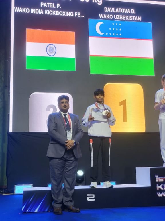 बनारस 09अप्रैल25*की पूजा पटेल बनी प्रथम वर्ल्ड कप किकबॉक्सिंग की उपविजेता*