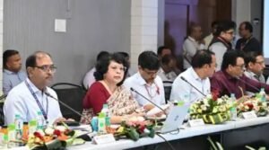 वाराणसी 09अप्रैल25* ट्रेनों के ठहराव व यात्री सुविधाओं पर जोर वाराणसी 09अप्रैल25* ट्रेनों के ठहराव व यात्री सुविधाओं पर जोर